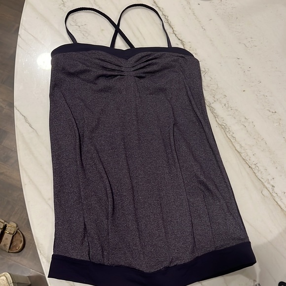 Lululemon Pure Focus tank top, size 4. - Picture 6 of 9